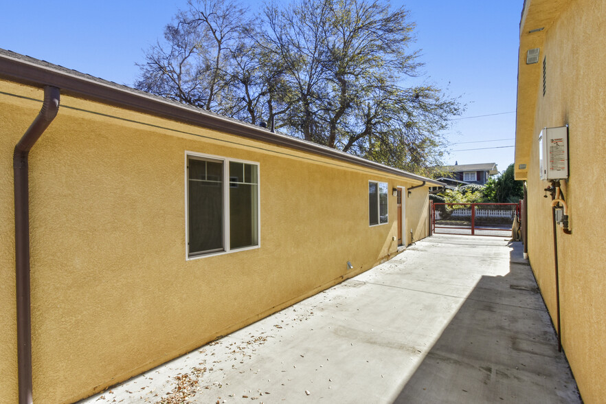 6654 Kester Ave, Van Nuys, CA en venta - Foto del edificio - Imagen 2 de 6