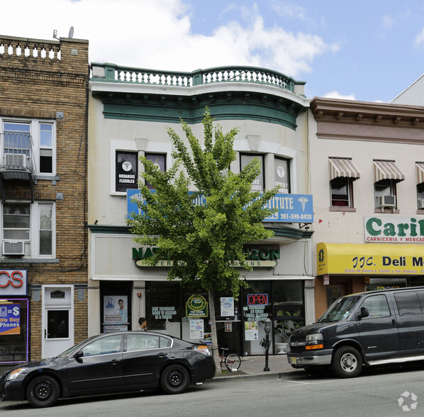 6509 Bergenline Ave, West New York, NJ en venta - Foto del edificio - Imagen 2 de 7