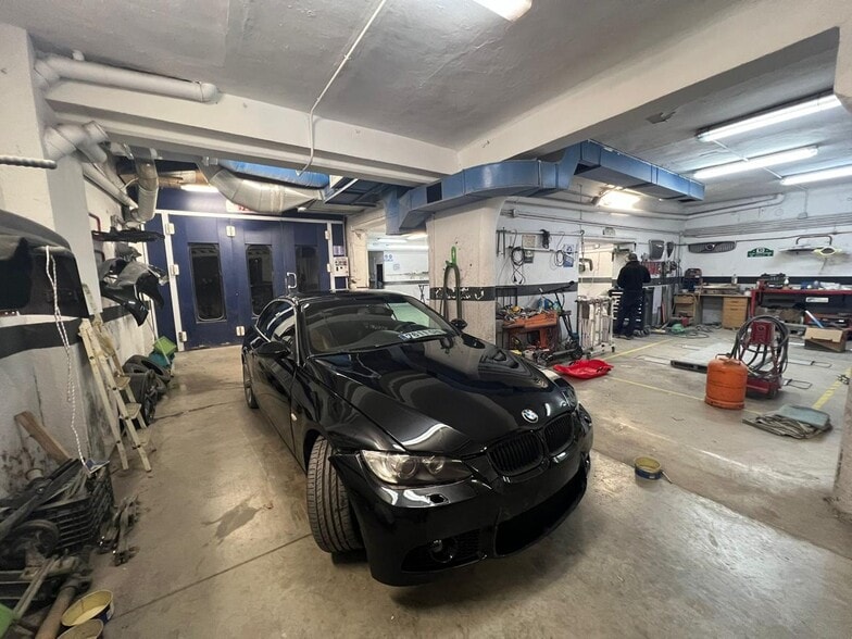 Local en Madrid, Madrid en venta - Foto del edificio - Imagen 2 de 2