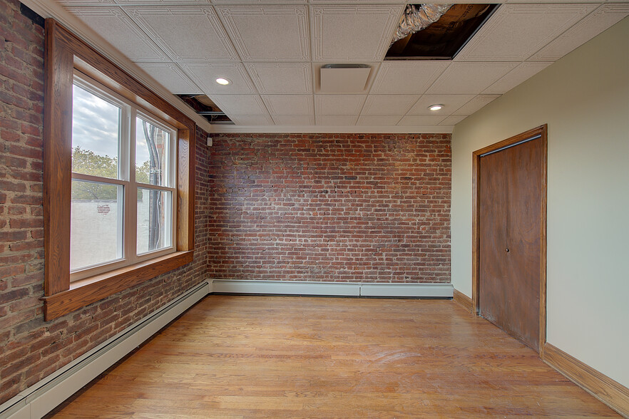 6808 Woodside Ave, Woodside, NY en venta - Foto del edificio - Imagen 2 de 27