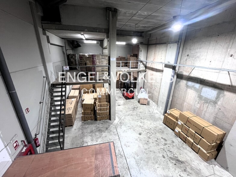 Nave en Badalona, Barcelona en alquiler - Foto del interior - Imagen 3 de 4