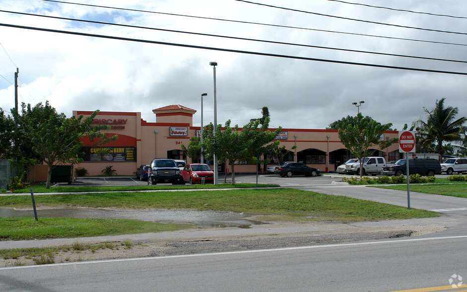 941 W Palm Dr, Homestead, FL en alquiler - Foto del edificio - Imagen 2 de 13