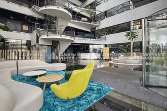 1 Rue Arnold Schoenberg, Guyancourt en alquiler Foto del edificio- Imagen 1 de 9