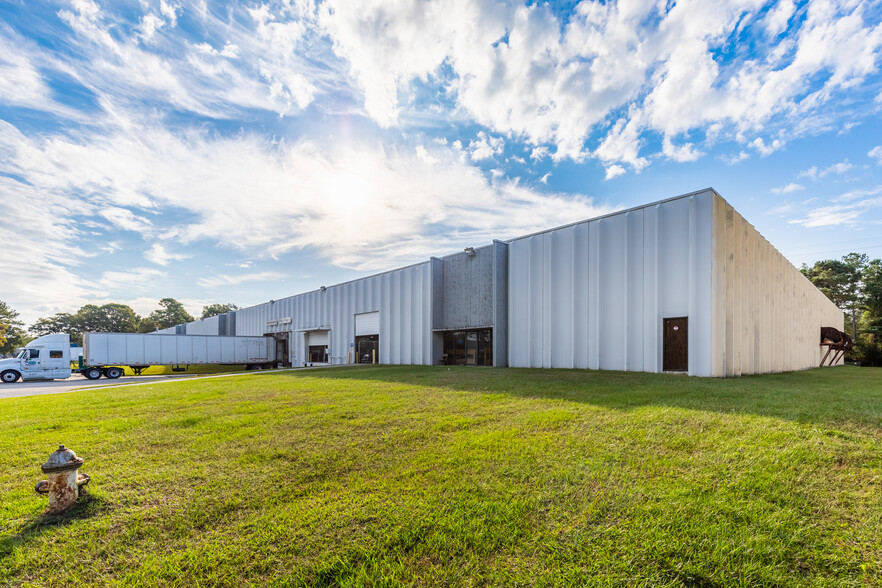 7391 Pepperdam Ave, North Charleston, SC en alquiler - Foto del edificio - Imagen 1 de 20