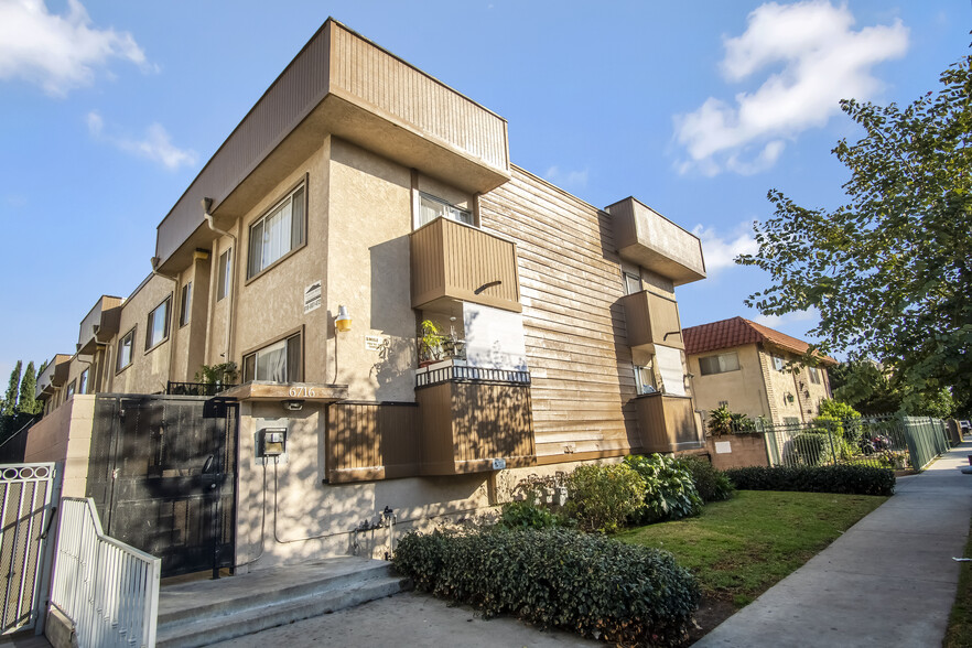 6716 Sylmar Ave, Van Nuys, CA en venta - Foto del edificio - Imagen 1 de 11