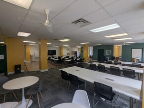 120 Eglinton Ave E, Toronto, ON en alquiler Foto del edificio- Imagen 2 de 4