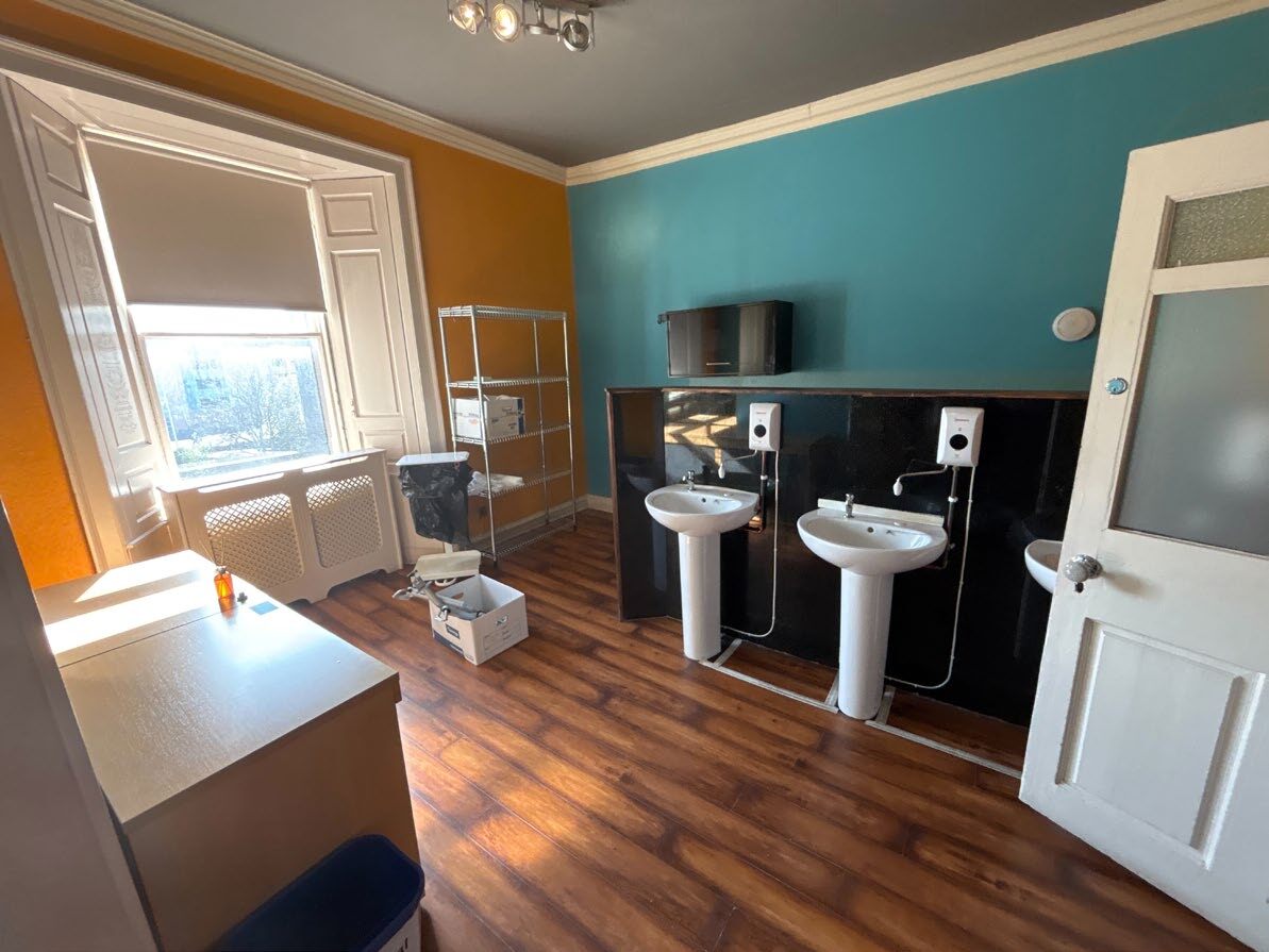 144-148 Nethergate, Dundee, ANS DD1 4EA - Unidad 144/148 -  - Foto del interior - Image 2 of 4