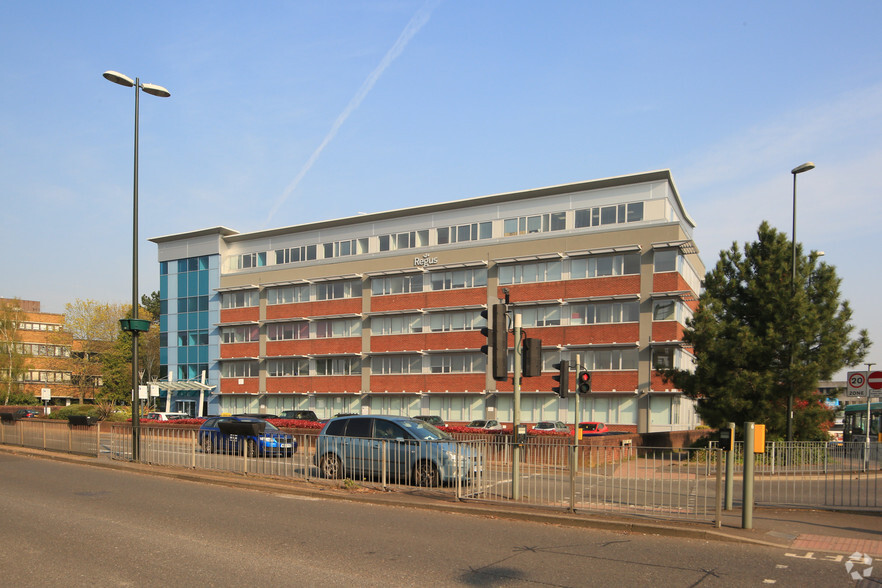 Station Way, Crawley en alquiler - Foto del edificio - Imagen 2 de 17