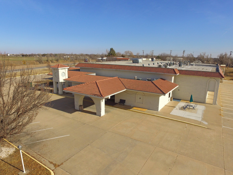 1401 W US Highway 54, Pratt, KS en venta - Vista aérea - Imagen 1 de 22