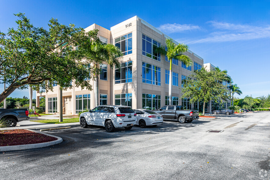 9160 Forum Corporate Pky, Fort Myers, FL en alquiler - Foto del edificio - Imagen 2 de 6