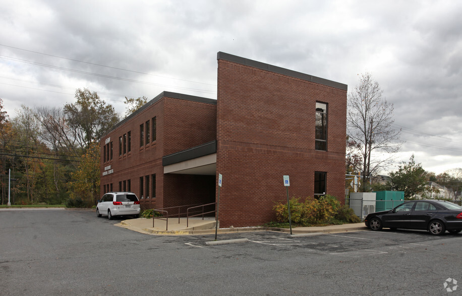 6504 Kenilworth Ave, Riverdale, MD en alquiler - Foto del edificio - Imagen 2 de 2