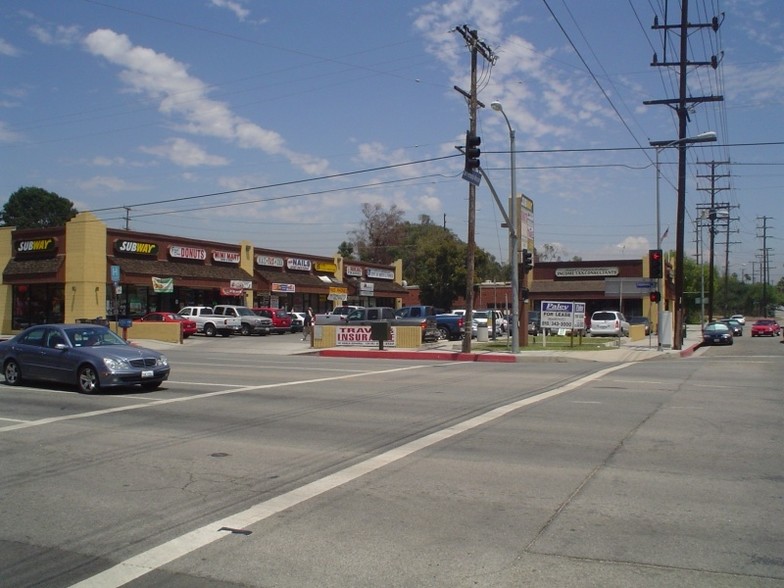 11100 Sepulveda Blvd, Mission Hills, CA en alquiler - Foto del edificio - Imagen 3 de 10