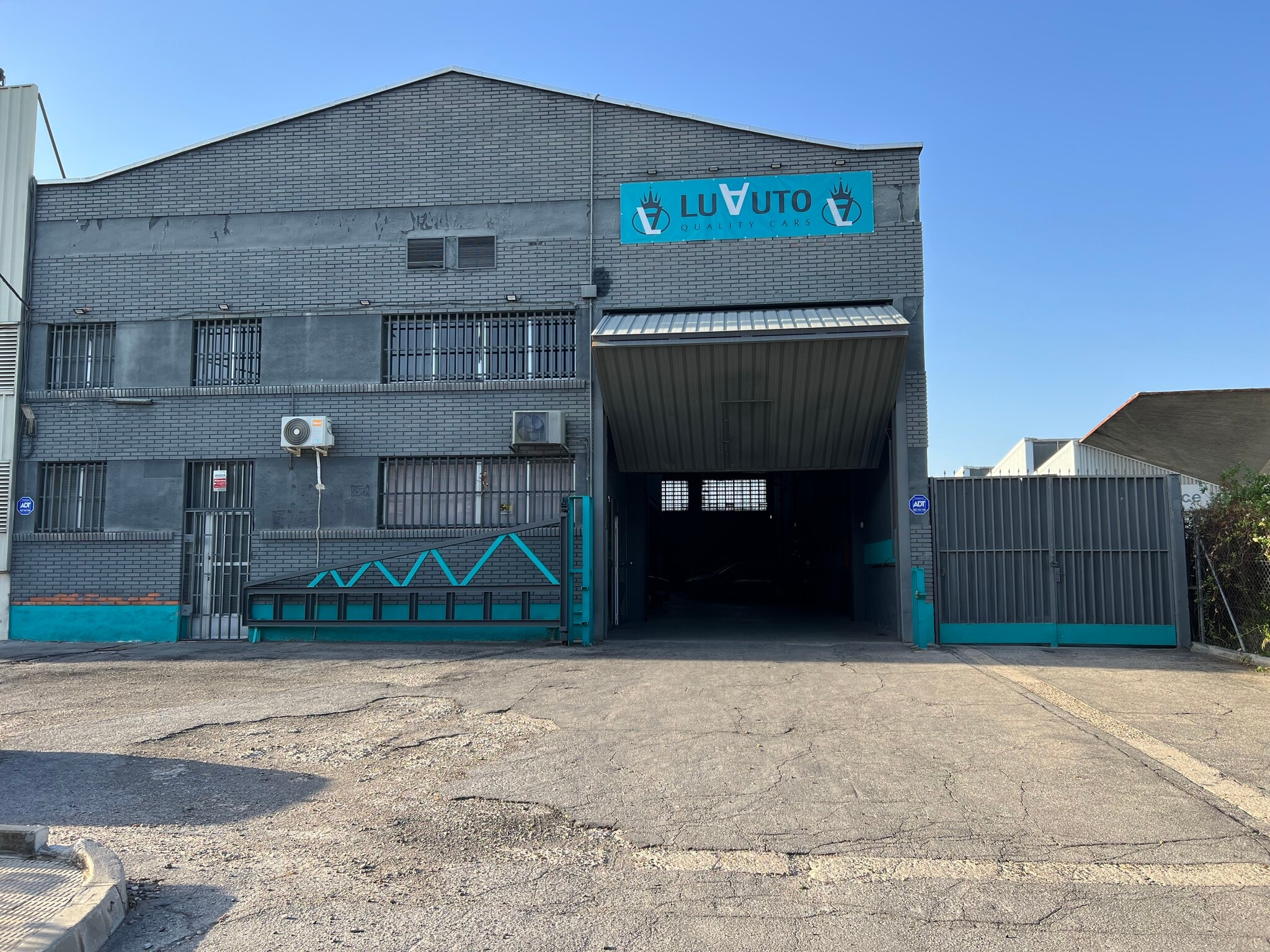 Calle de la Sierra Morena, 4, San Fernando de Henares, Madrid en venta Foto principal- Imagen 1 de 4