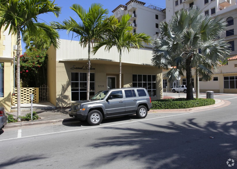 183 Madeira Ave, Coral Gables, FL en alquiler - Foto del edificio - Imagen 2 de 7