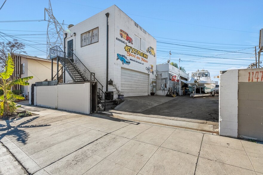 11470 Vanowen St, North Hollywood, CA en venta - Foto del edificio - Imagen 2 de 6