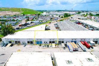 9905-10135 NW 88th Ave, Medley, FL en alquiler Foto del edificio- Imagen 2 de 3