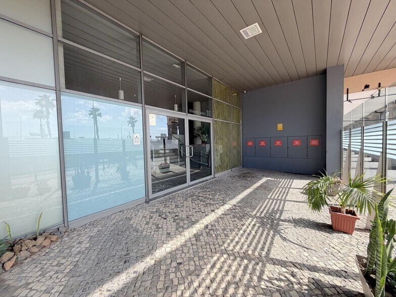 Calle Albareda, 40, Las Palmas de Gran Canaria, Las Palmas en alquiler - Foto del edificio - Imagen 3 de 25