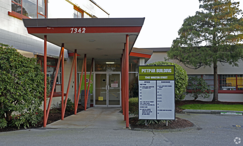 7342 Winston St, Burnaby, BC en alquiler - Foto del edificio - Imagen 2 de 7