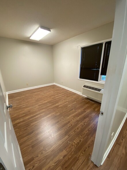 2106 Plantside Dr, Louisville, KY en alquiler - Foto del interior - Imagen 3 de 12