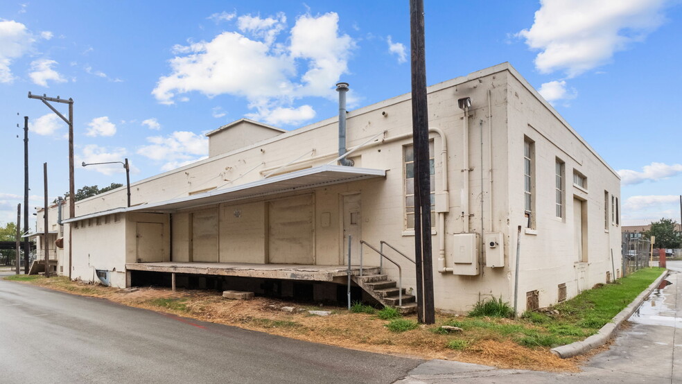 135 E Cevallos St, San Antonio, TX en alquiler - Foto del edificio - Imagen 3 de 18