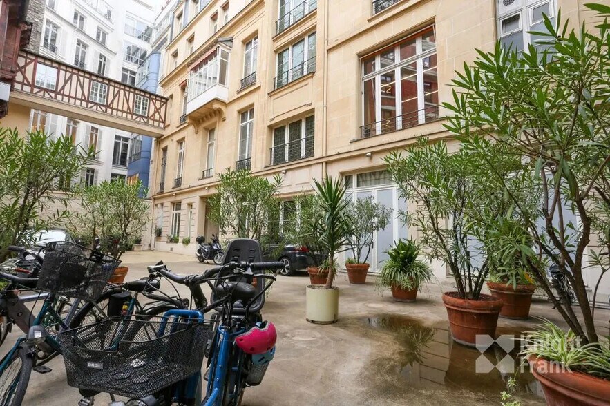 22-24 Avenue Franklin D. Roosevelt, Paris en alquiler - Foto del edificio - Imagen 2 de 14