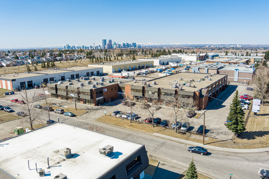 2115 27th Ave NE, Calgary, AB en alquiler - Vista aérea - Imagen 3 de 5