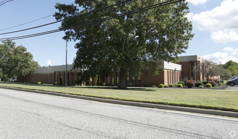 28 Kennedy Blvd, East Brunswick, NJ en alquiler - Foto del edificio - Imagen 2 de 3