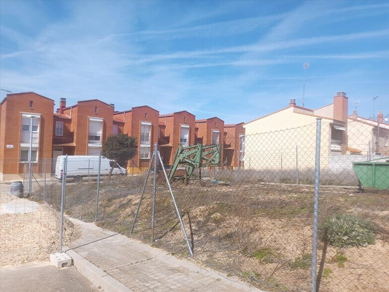 Calle Federico García Lorca, Rueda, Valladolid en venta - Foto principal - Imagen 2 de 19