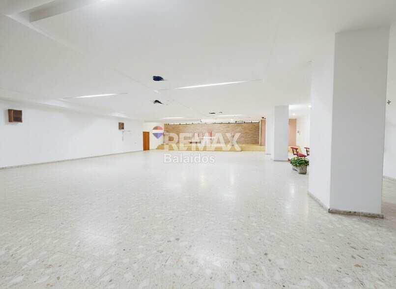 Local en Vigo en venta - Foto del edificio - Imagen 2 de 41