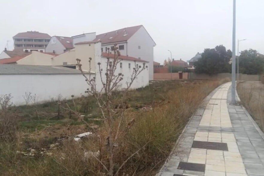 Terreno en León, León en alquiler - Foto del edificio - Imagen 2 de 4