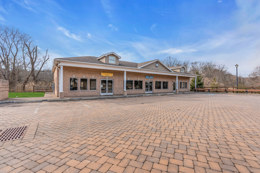 910 Perrineville Rd, Millstone Twp, NJ en venta - Foto del edificio - Imagen 3 de 14