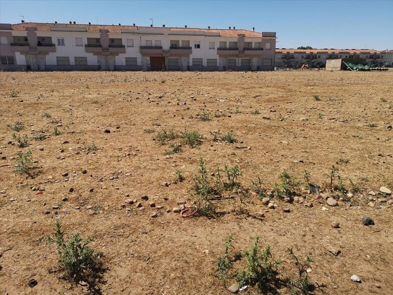 B, 2 Y 3, Talavera la Real, Badajoz en venta - Foto del edificio - Imagen 2 de 8