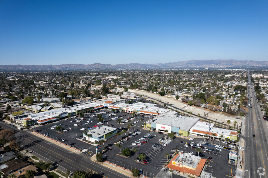 19305-19417 Victory Blvd, Reseda, CA en alquiler - Vista aérea - Imagen 2 de 5