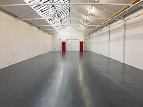 2 Courtenay Rd, Wembley en alquiler Foto del interior- Imagen 2 de 3