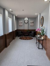 205 Washington St, Burlington, IA en alquiler Lobby- Imagen 1 de 6