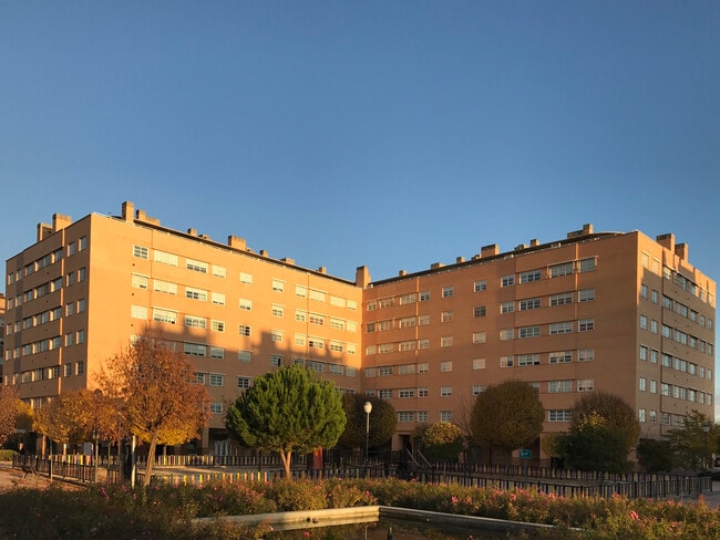 Más detalles de Plaza Mar Egeo, 1, Coslada - Edificio residencial​ en venta