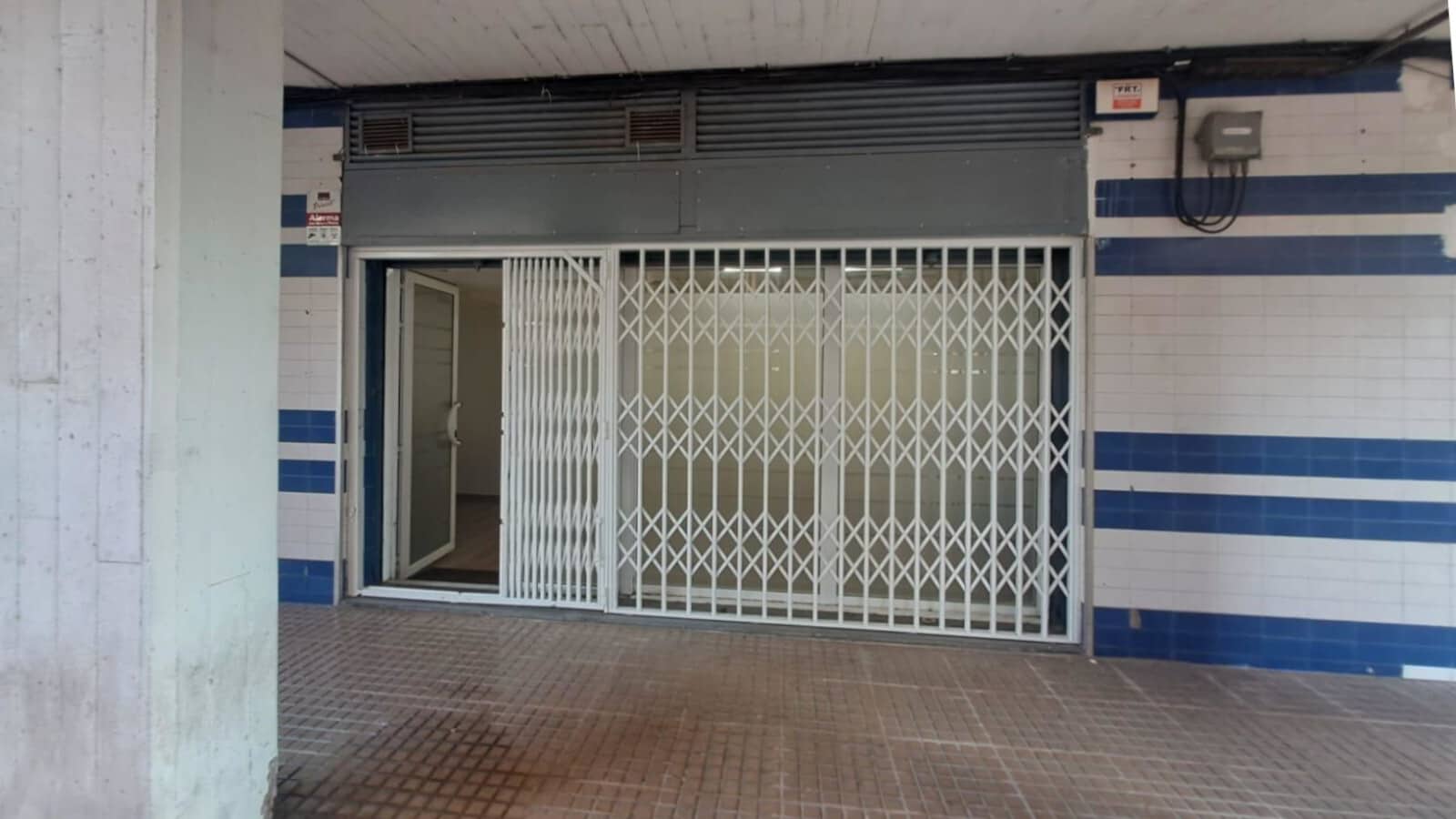 Local en Esplugues de Llobregat, Barcelona en alquiler Foto del interior- Imagen 1 de 10