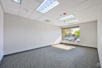 870 N Mountain Ave, Upland, CA en alquiler Foto del interior- Imagen 2 de 7