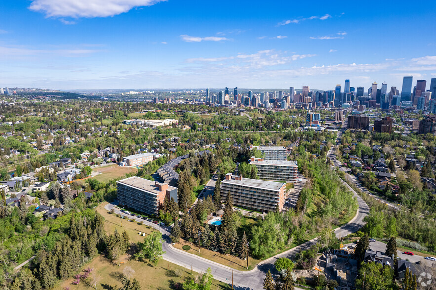 3316 Rideau Pl SW, Calgary, AB en venta - Vista aérea - Imagen 2 de 8