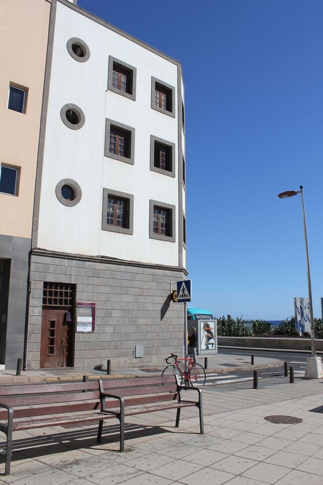 Más detalles de Plaza de Santa Isabel, 8, Las Palmas de Gran Canaria - Oficina en alquiler