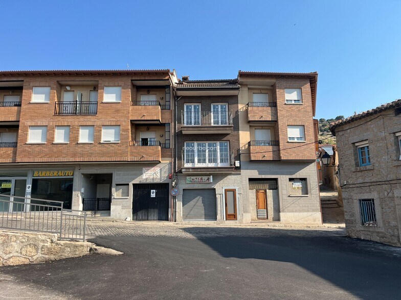 Edificio residencial en El Hoyo de Pinares, Ávila en venta - Foto del edificio - Imagen 3 de 3