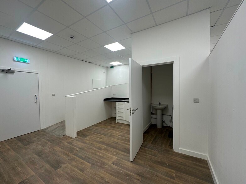 102-106 New St, Huddersfield en venta - Foto del interior - Imagen 3 de 5