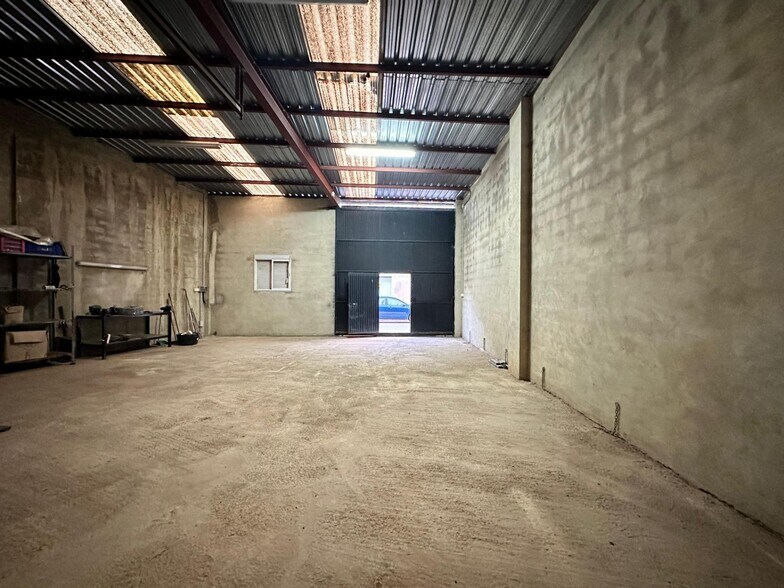 Nave en Valencia de Alcántara en venta - Foto del edificio - Imagen 2 de 6