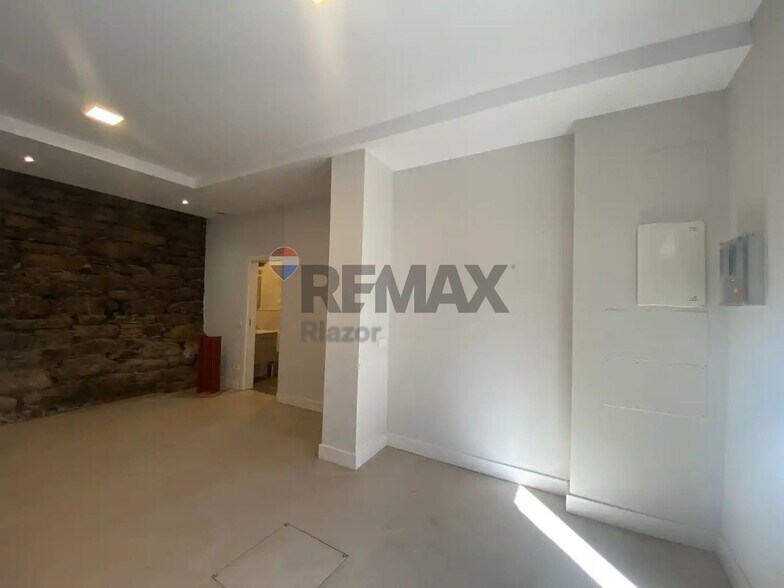 Local en Santiago de Compostela, La Coruna en alquiler - Foto del interior - Imagen 2 de 16