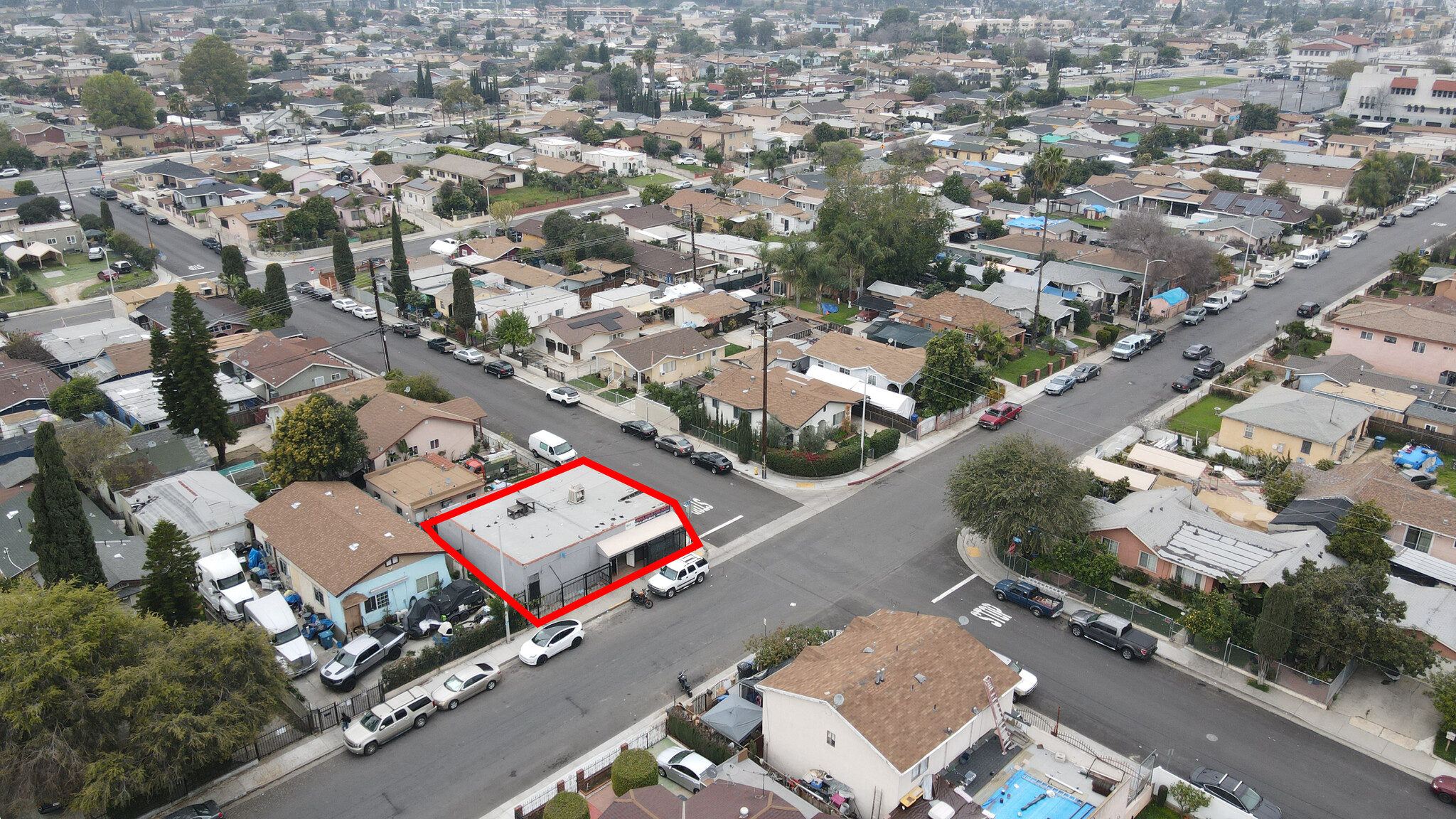 501 S Fetterly Ave, East Los Angeles, CA en venta Foto del edificio- Imagen 1 de 3