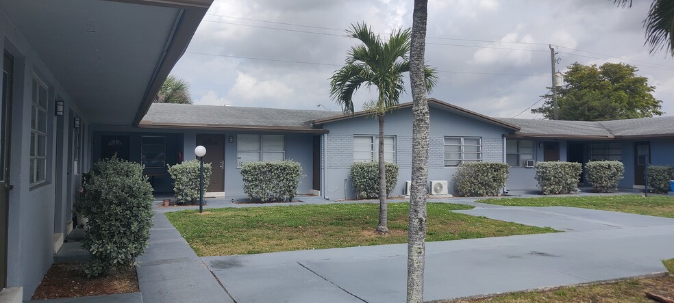 7221 Venetian St, Miramar, FL en venta - Foto del edificio - Imagen 2 de 10