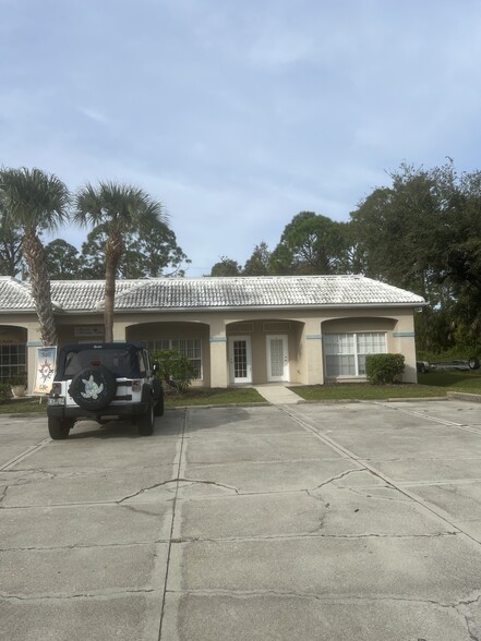 1435 Collingswood Blvd, Port Charlotte, FL en alquiler - Foto del edificio - Imagen 3 de 7