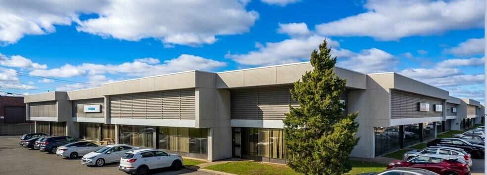 3339-3403 St Griffith, Saint-Laurent, QC en alquiler - Foto del edificio - Imagen 1 de 10