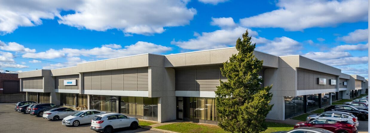 3339-3403 St Griffith, Saint-Laurent, QC en alquiler Foto del edificio- Imagen 1 de 11