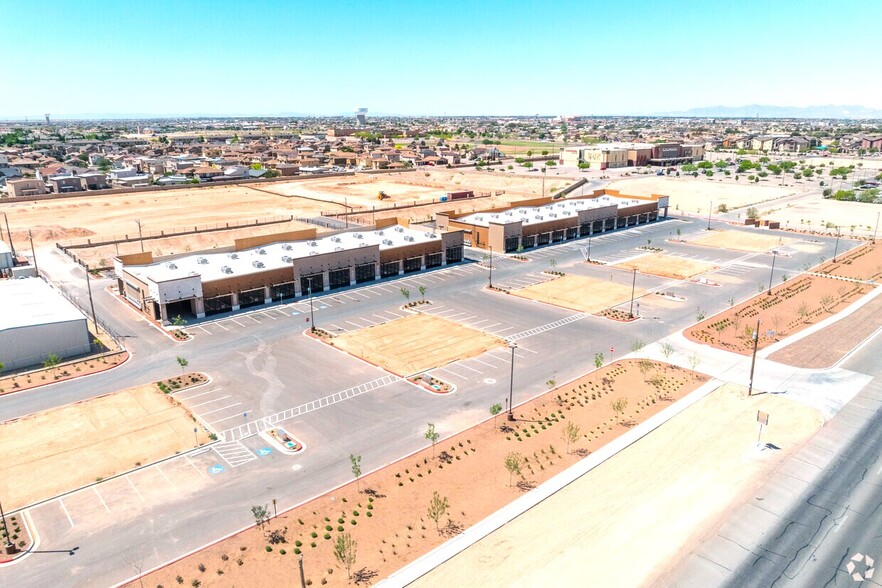 12708 Montana Ave, El Paso, TX en alquiler - Foto del edificio - Imagen 3 de 7